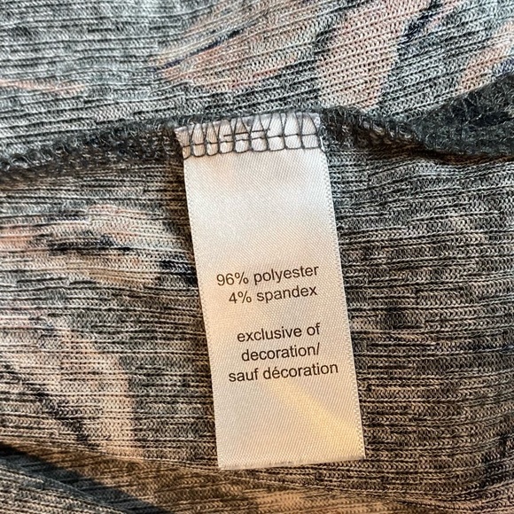 Maurices Womens Kimono Cardigan Bishop Sleeve Gray Floral Boho Lace Trim Sz 2X - Picture 4 of 8